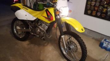 05 SUZ. DRZ 250 (headlight).jpg